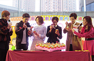 圖片：《愛回家》的一眾演員：(左起)羅天宇、蔣家旻、楊卓娜、朱慧敏出席支持，分享和家人相處之道，希望帶出溫馨家庭關係之重要性。