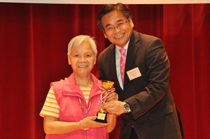 機構最高服務時數獎銅獎得獎者 陳麗珍女士