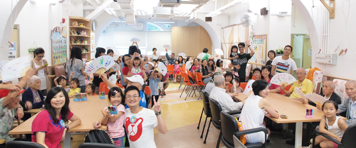親子行善 為長者送上甜蜜關懷