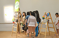 展覽會現場展出多款青少年的作品