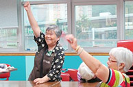 相片5:老友記踴躍參與問答遊戲