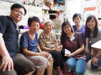 Cover Image - Stardard Chartered Bank Volunteer Team Visit Kwun Tong Integrated Home Care Services to Celebrate Dragon Boat Festival with the Elderly Members