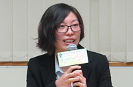 圖片3: 本會同行關顧現晚情計劃社工陳曉鳳小姐分享照顧者於照顧上遇到的壓力及困難